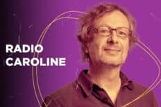 Visage d'Olivier Monssens avec écrit à côté "Radio Caroline" sur un fond violet