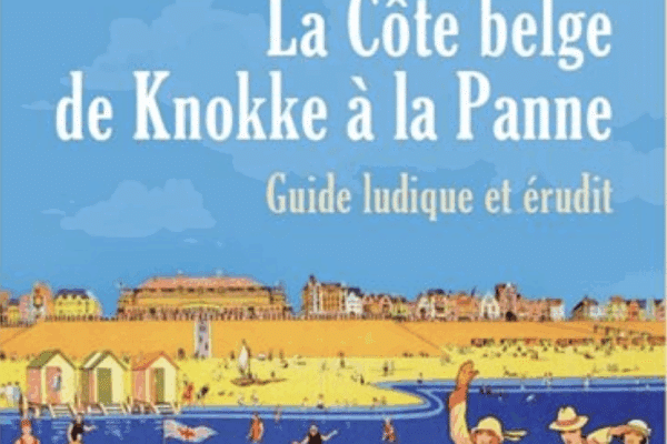 Couverture du livre "La Côte belge de Knokke à la Panne" avec un dessin d'un petit bateau et des personnages dans l'eau