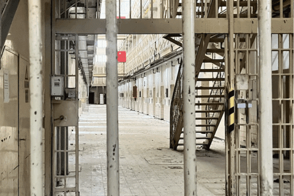 Grillages d'une prison