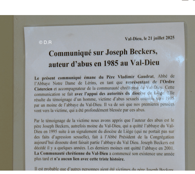 Photographie de l'annonce écrite de l'église qui cherche les anciennes victimes d'un moine