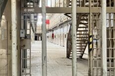Grillages d'une prison