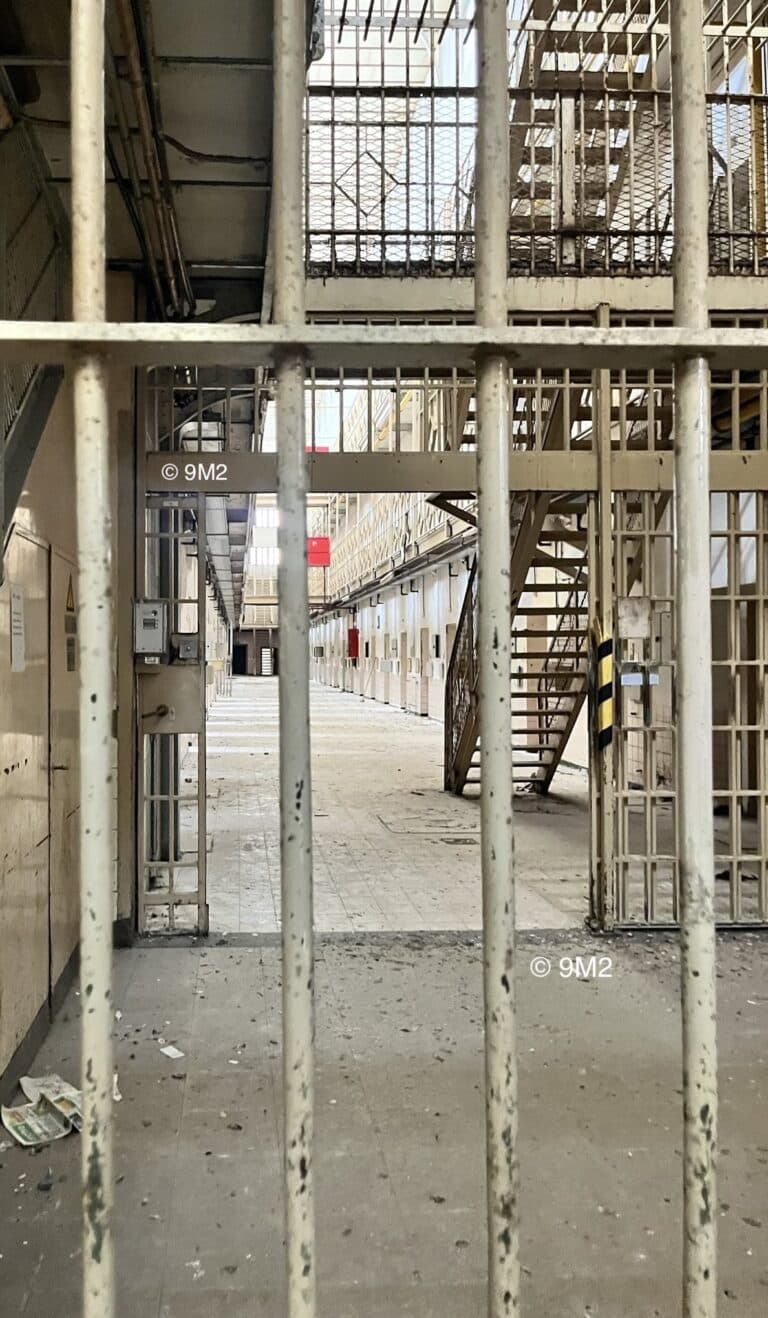 Grillages d'une prison