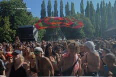 Image d'une foule de personnes au festival Esperanzah!