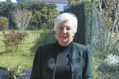 Photo de Marie d'Udekem Gevers dans un jardin